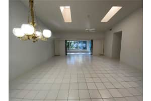 4034 Wilshire Cir, Sarasota, FL 34238, Sold 03/30/22