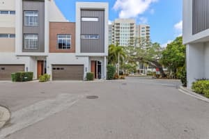 275 Cosmopolitan Ct, Sarasota, FL 34236, Sold 04/01/22
