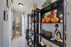 2782 Woodgate Ln, Sarasota, FL 34231, Sold 03/22/22