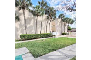 2763 Woodgate Ln, Sarasota, FL 34231, Sold 03/25/22