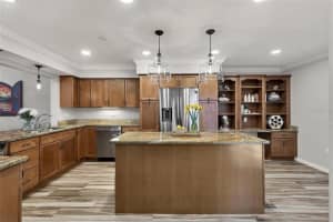 2640 Moss Oak Dr, Sarasota, FL 34231, Sold 04/21/22