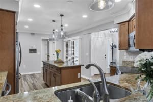 2640 Moss Oak Dr, Sarasota, FL 34231, Sold 04/21/22