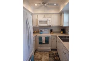 302 47th Ave Dr W, Bradenton, FL 34207, Sold 05/05/22