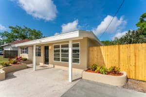 3806 Belmont Blvd, Sarasota, FL 34232, Sold 05/12/22
