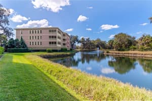5118 Manorwood Dr, Sarasota, FL 34235, Sold 05/10/22