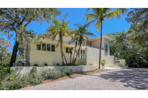 5207 Hidden Harbor Rd, Siesta Key, FL 34242, Sold 05/25/22