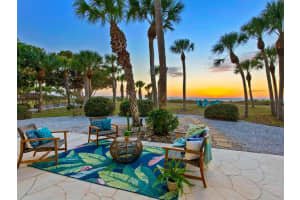 513 Casey Key Rd, Nokomis, FL 34275, Sold 05/18/22