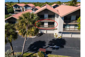 1187 Lake House Cir, Siesta Key, FL 34242, Sold 04/18/22