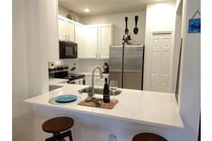 3423 Parkridge Cir, Sarasota, FL 34243, Sold 04/20/22