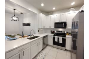 3423 Parkridge Cir, Sarasota, FL 34243, Sold 04/20/22