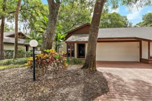 4679 Oak Forest Dr E, Sarasota, FL 34231, Sold 06/27/22
