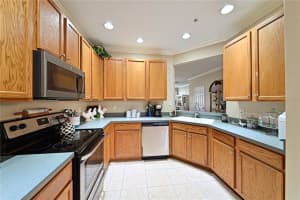 3501 Parkridge Cir, Sarasota, FL 34243, Sold 04/21/22