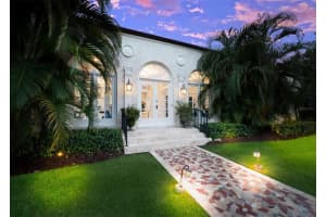 1682 HAWTHORNE ST, SARASOTA, FL 34239 Sold 07/15/22