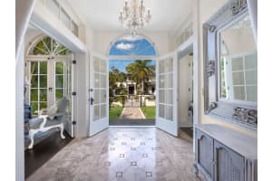 1682 HAWTHORNE ST, SARASOTA, FL 34239 Sold 07/15/22