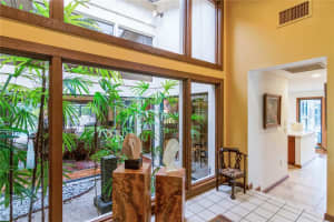 5361 Dominica Cir, Sarasota, FL 34233, Sold 04/28/22