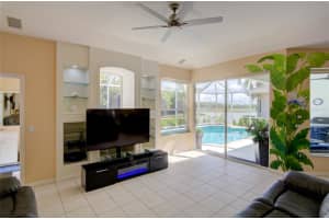 8501 Park Shore Ln, Sarasota, FL 34238, Sold 04/18/22