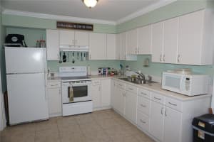 4374 Rayfield Dr, Sarasota, FL 34243, Sold 05/06/22