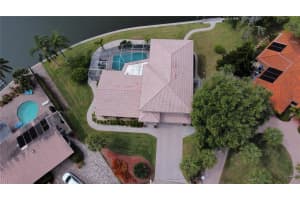 902 Contento St, Siesta Key, FL 34242, Sold 05/06/22