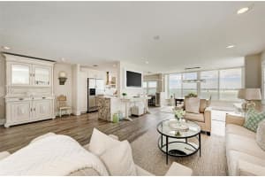 400 Golden Gate Point, Sarasota, FL 34236, Sold 04/18/22