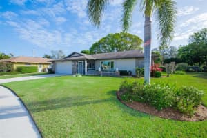 4305 Eastwood Dr, Sarasota, FL 34232, Sold 04/18/22