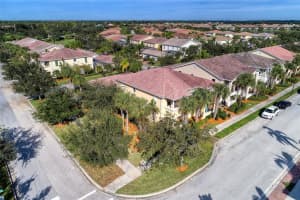 1742 Burgos Dr, Sarasota, FL 34238, Sold 04/26/22