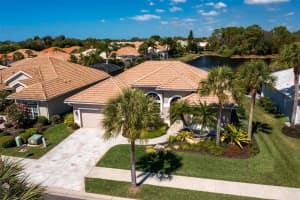 597 Mossy Creek Dr, Venice, FL 34292, Sold 05/20/22