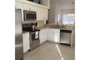 611 50th St E, Bradenton, FL 34208, Sold 04/18/22