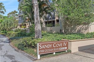 4900 OCEAN BLVD #304, SIESTA KEY, FL 34242 Sold 07/20/22
