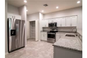 1082 Grantham Dr, Sarasota, FL 34234, Sold 04/15/22