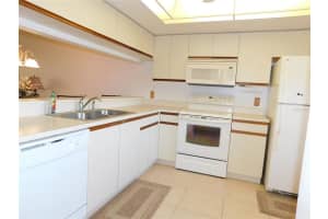7201 29th Ave Dr W APT 102, Bradenton, FL 34209, Sold 05/23/22