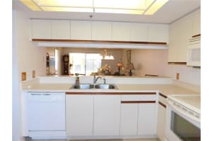 7201 29th Ave Dr W APT 102, Bradenton, FL 34209, Sold 05/23/22