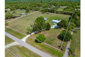 5467 Vanderipe Rd, Sarasota, FL 34241, Sold 04/28/22