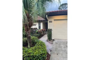 3680 White Pine Ct, Sarasota, FL 34238, Sold 03/17/22