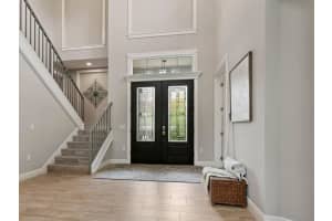 657 Siesta Dr, Sarasota, FL 34242, Sold 04/19/22