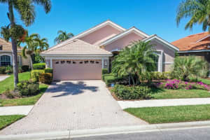 5045 Flagstone Dr, Sarasota, FL 34238, Sold 04/21/22