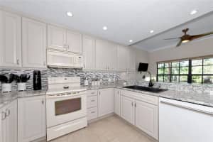 7630 Fairway Woods Dr, Sarasota, FL 34238, Sold 04/27/22