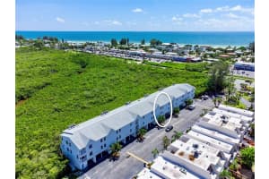 3607 E Bay Dr, Holmes Beach, FL 34217, Sold 06/10/22