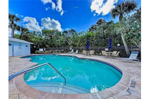 3607 E Bay Dr, Holmes Beach, FL 34217, Sold 06/10/22