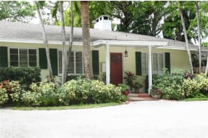 1516 S Orange Ave, Sarasota, FL 34239, Sold 05/16/22