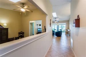3869 Wilshire Cir W, Sarasota, FL 34238, Sold 05/17/22