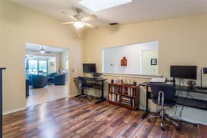 3869 Wilshire Cir W, Sarasota, FL 34238, Sold 05/17/22