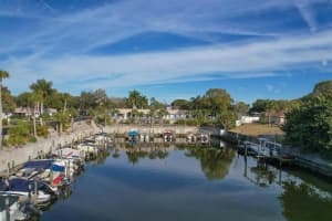 2407 Riverbluff Pkwy, Sarasota, FL 34231, Sold 04/28/22