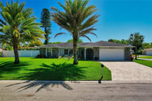 5012 Vassar Ln, Sarasota, FL 34243, Sold 06/27/22