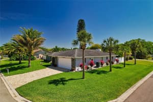 5012 Vassar Ln, Sarasota, FL 34243, Sold 06/27/22