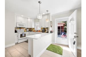 189 Vista Hermosa Cir, Sarasota, FL 34242, Sold 04/29/22
