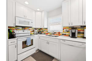 189 Vista Hermosa Cir, Sarasota, FL 34242, Sold 04/29/22