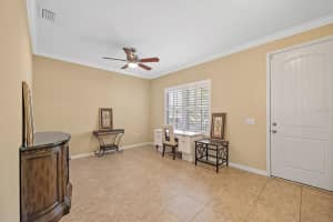 4638 Woodbrook Dr, Sarasota, FL 34243, Sold 06/06/22