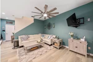 5431 Napa Dr, Sarasota, FL 34243, Sold 05/05/22