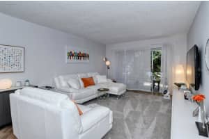 3223 S Beneva Rd, Sarasota, FL 34232, Sold 05/11/22