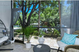 3223 S Beneva Rd, Sarasota, FL 34232, Sold 05/11/22